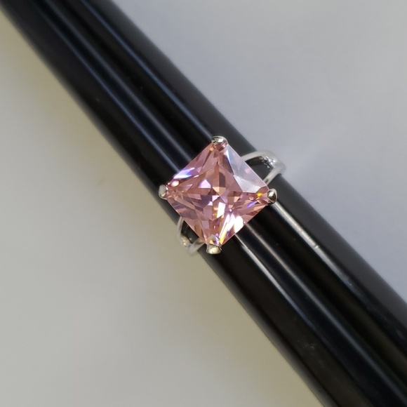 Gorgeous Pink Diamond Simulant Large Ring - Picture 5 of 8